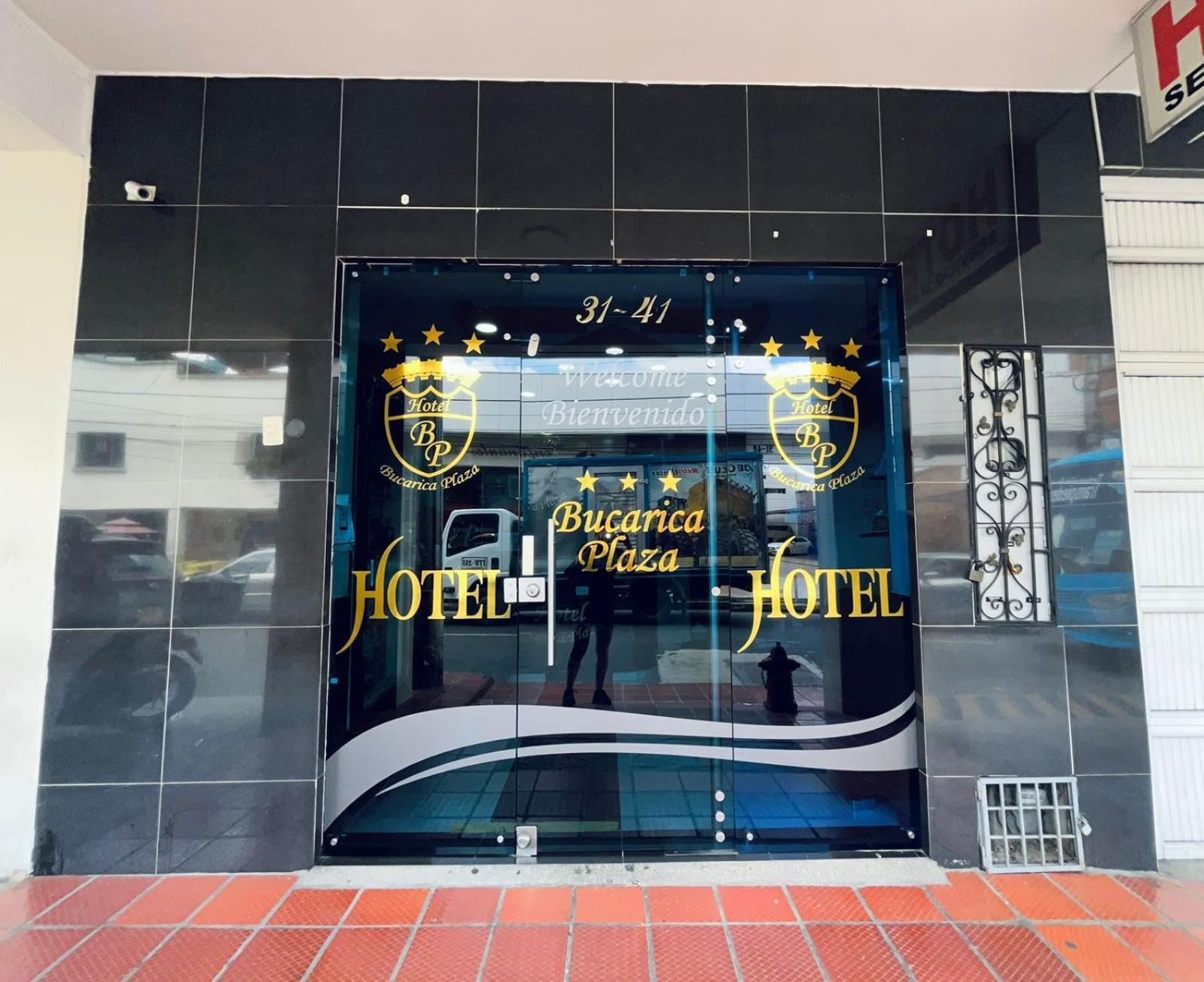 Hotel Bucarica Plaza Μπουκαραμάνγκα Εξωτερικό φωτογραφία