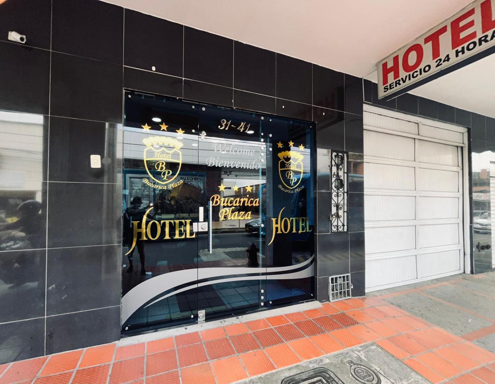 Hotel Bucarica Plaza Μπουκαραμάνγκα Εξωτερικό φωτογραφία