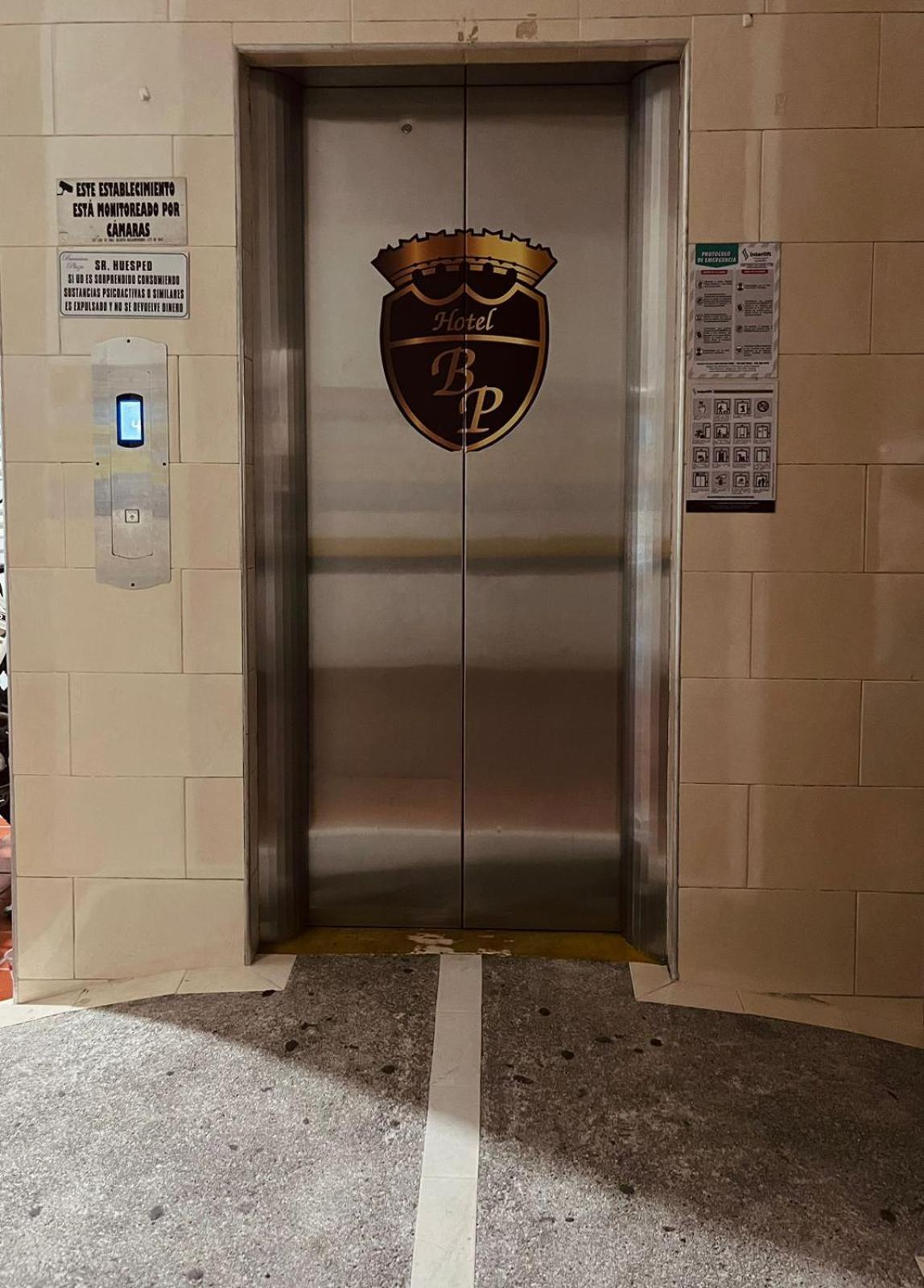 Hotel Bucarica Plaza Μπουκαραμάνγκα Εξωτερικό φωτογραφία